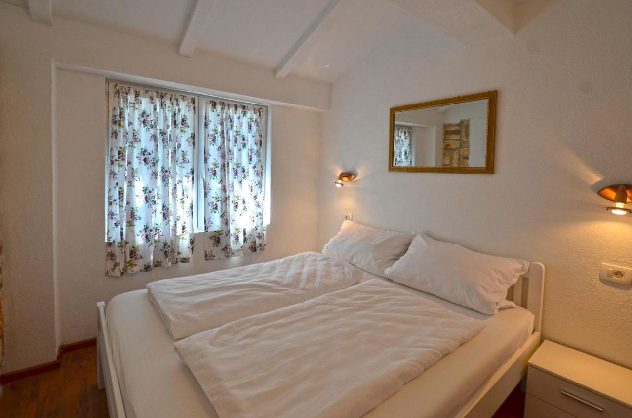 Bavica Apartments ロヴィニ エクステリア 写真