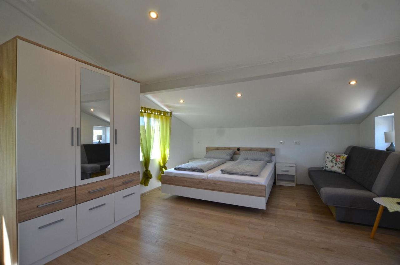 Bavica Apartments ロヴィニ エクステリア 写真